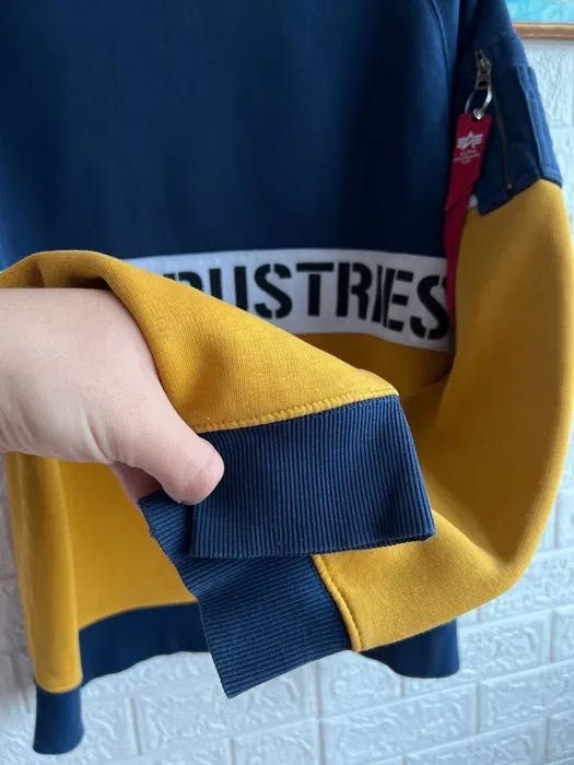 Свитшот - бомбер Alpha Industries під резинку з кишенею великий лого Л