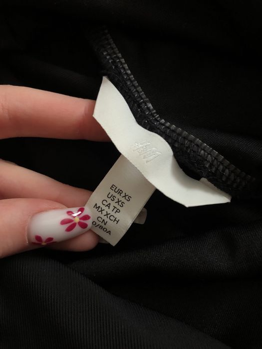 Asymetryczna sukienka na jedno ramię czarna hm xs obcisła