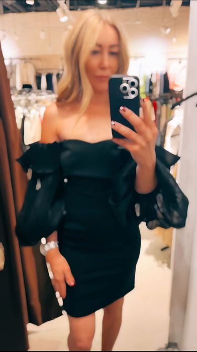 Чорна сукня коротка