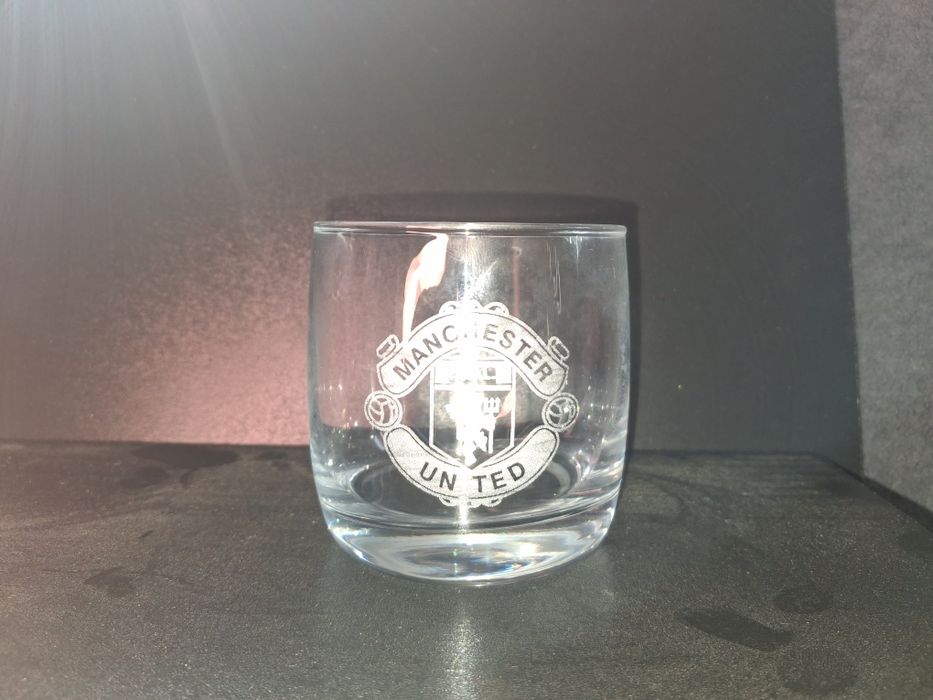 Grawerowanie szkła szklanek szyb