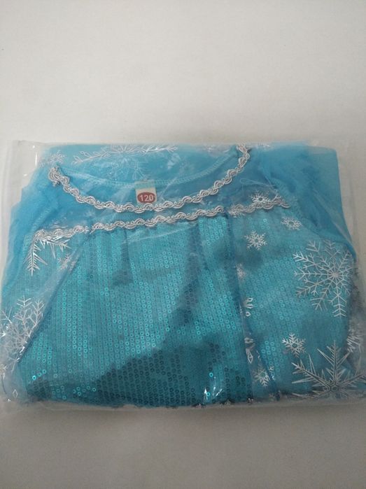 Vestido novo de princesa tamanho 4 anos