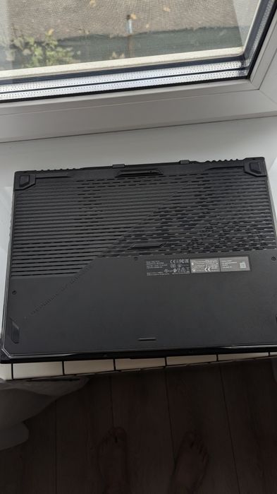 ROG Strix G712LW i7 10750H/16Gb/SSD M2 512Gb/RTX2070 8Gb/Win11