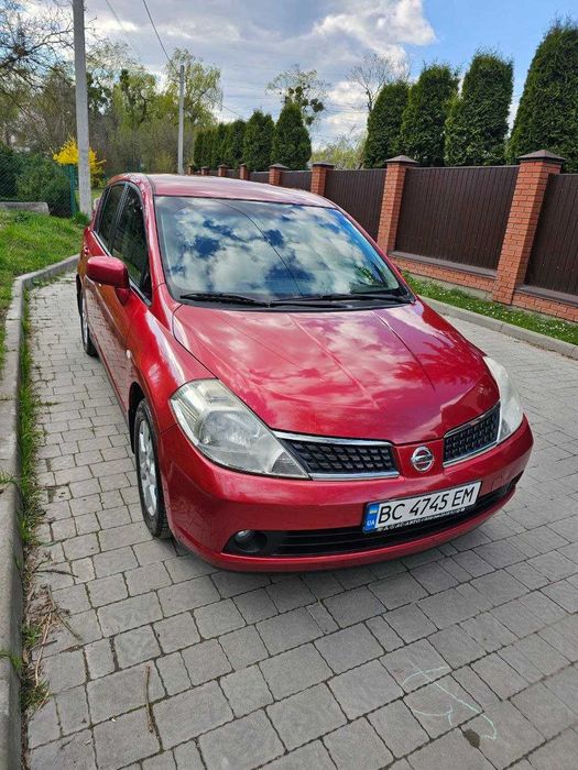 Nissan Tiida 2008 року