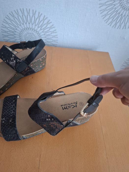 Buty na koturnie