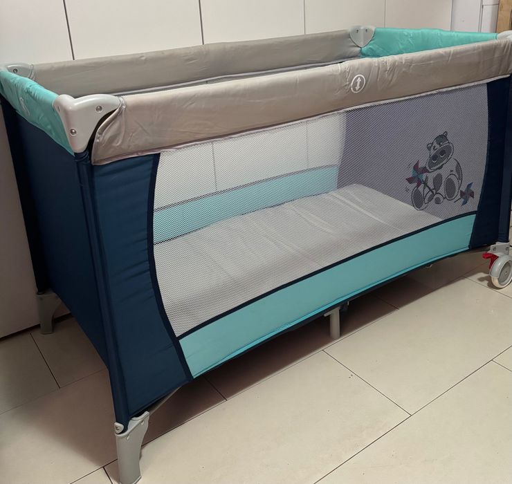 Cama portátil para bebé + parque