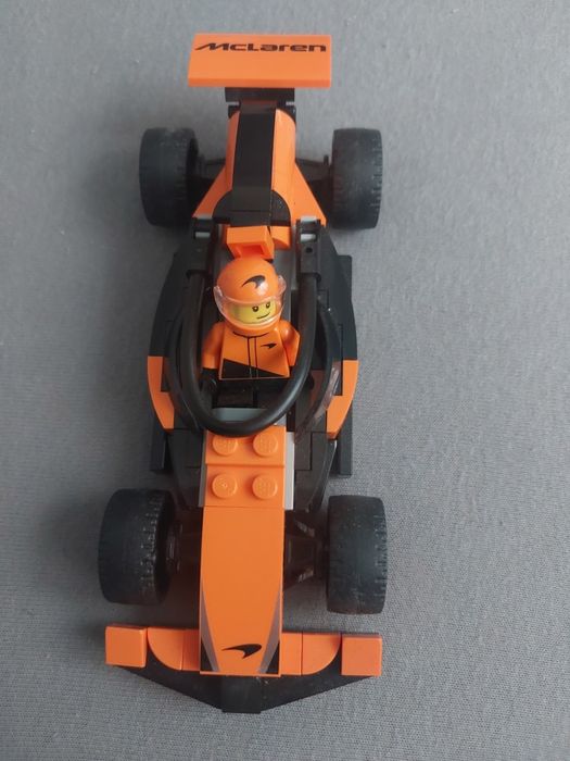 Klocki lego city F1 kierowca i bolid McLaren (60442)