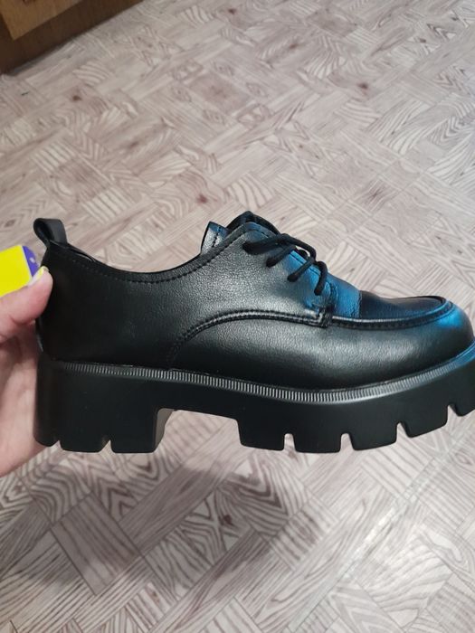 жіночі туфлі шкіряні