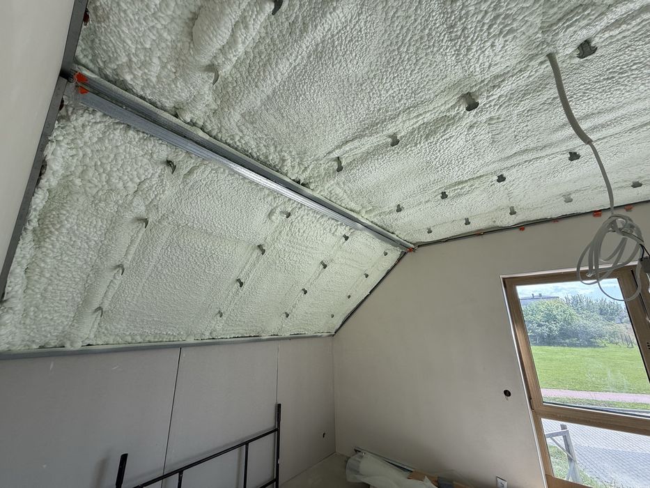 Ocieplanie poddaszy pianką PUR - Częstochowa