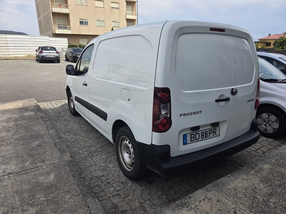 Peugeot Partner 1.6 HDi (90 CV) – 3 Lugares, AC
