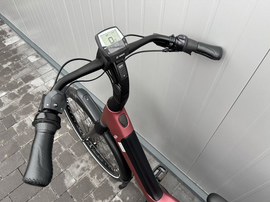 Rower elektryczny Gazelle Avignon C8 HMB Coral Red