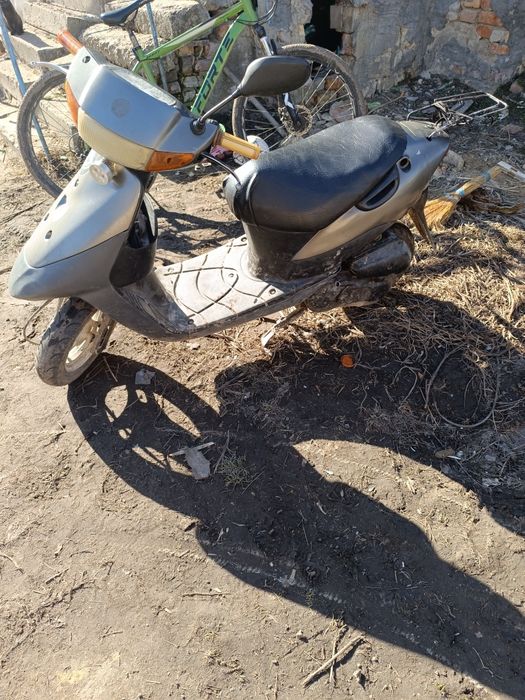 Продам скутер Сузукі Летс2