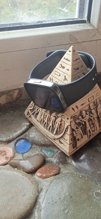 Обиходные часы Уни