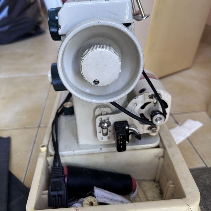 Maquina de costura com base Mellior