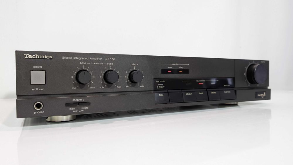 Hi-Fi підсилювач Technics SU-500, має 50 Вт/канал/ 4-16 Ом/ Class A