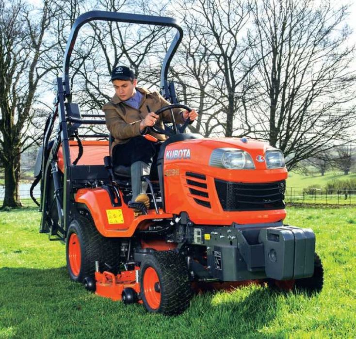 Profesjonalna kosiarka Kubota G23IIHD górny wysyp, super stan