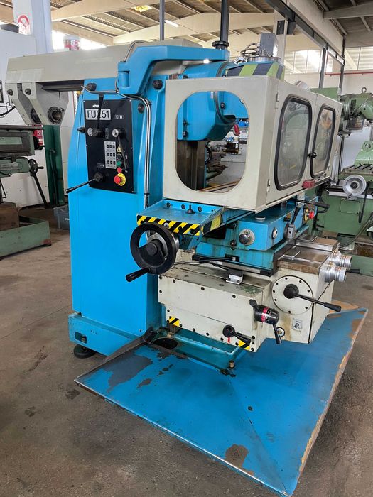 Fresadora Universal FU251