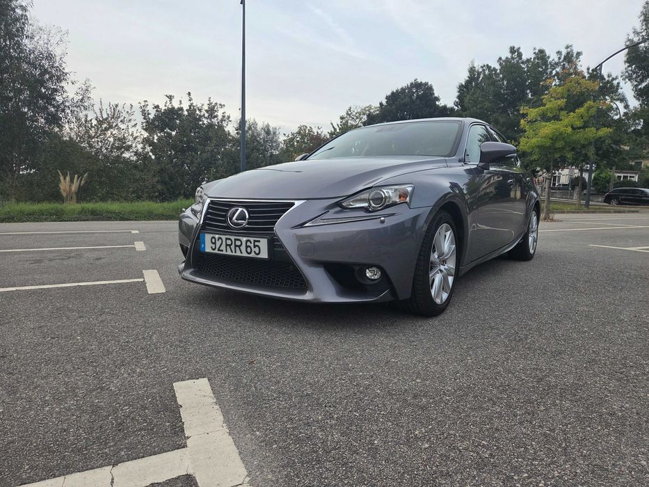 Lexus IS 300h Executive