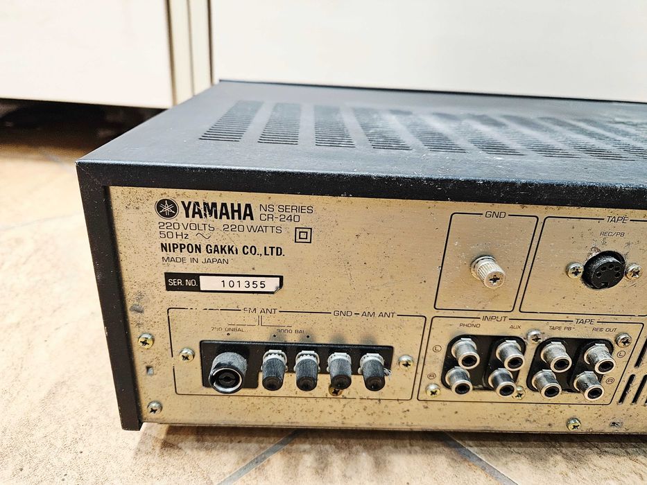 Amplituner YAMAHA CR-240 JAPAN