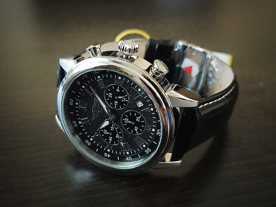 Invicta IBI-90242 Часы-хронограф