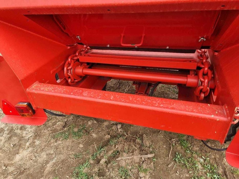 Reboque Espalhador Bilateral de Estrume Orgânico com grupo hidraulico