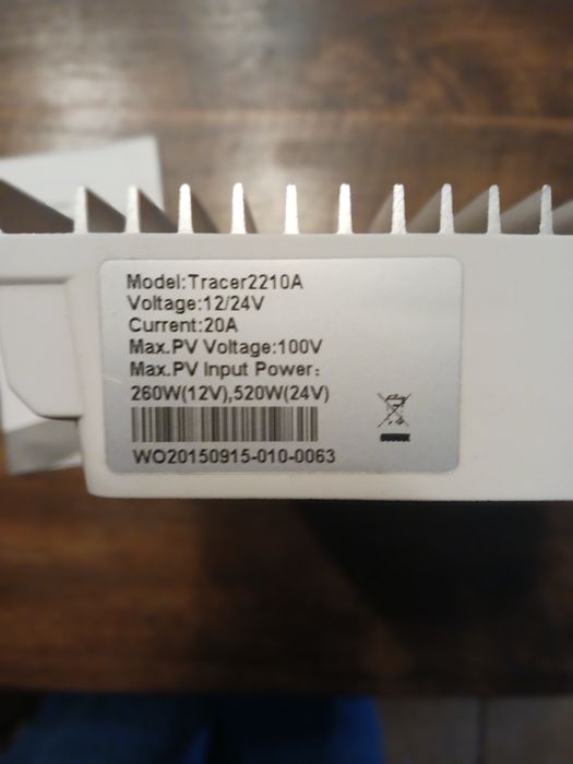 Controlador Conversor solar MPPT 2210A 20A (260w 12v) (520w 24v)64729505821697121