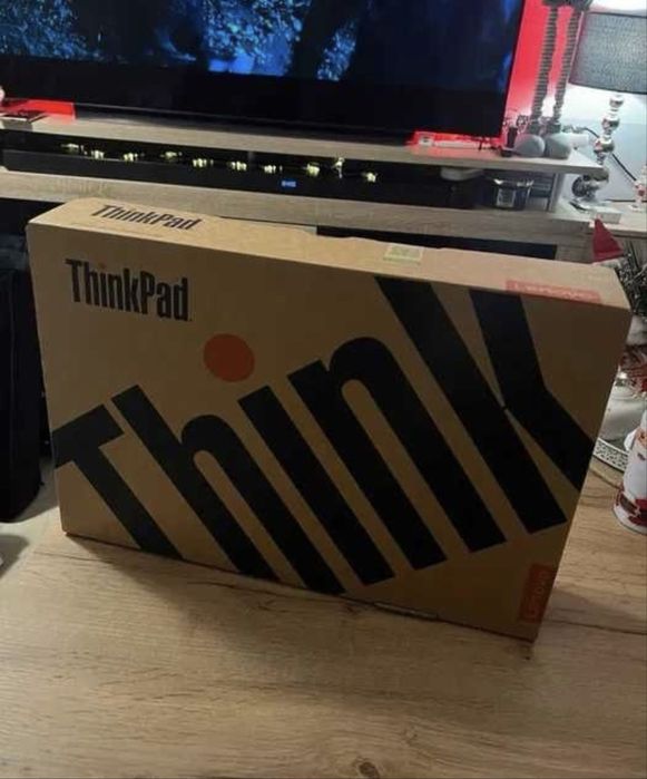 Lenovo ThinkPad P16s gen 2 4k OLED  i7 1370P 32gb1tb RTX A500 win11