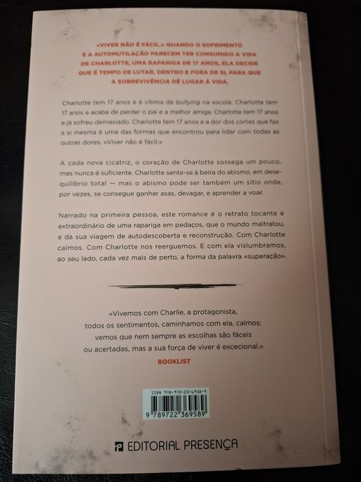 Livro  - Rapariga em Pedaços