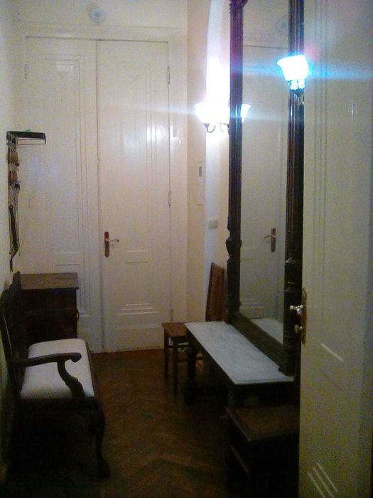 Сдам 3-х комн. квартиру в центре.