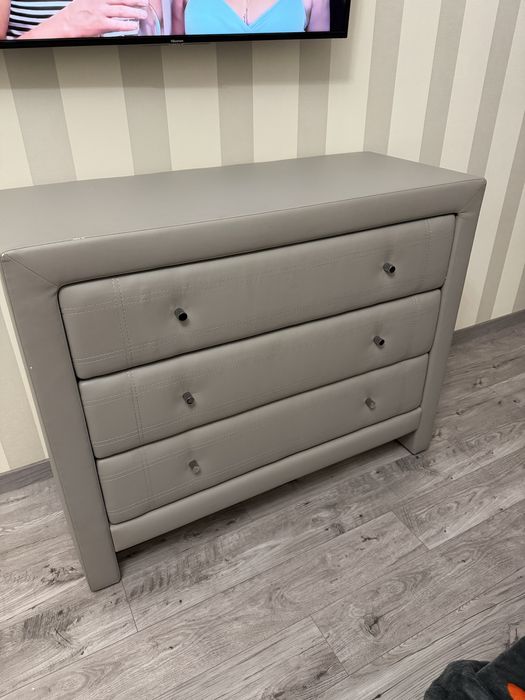 Продам комод еко кожа