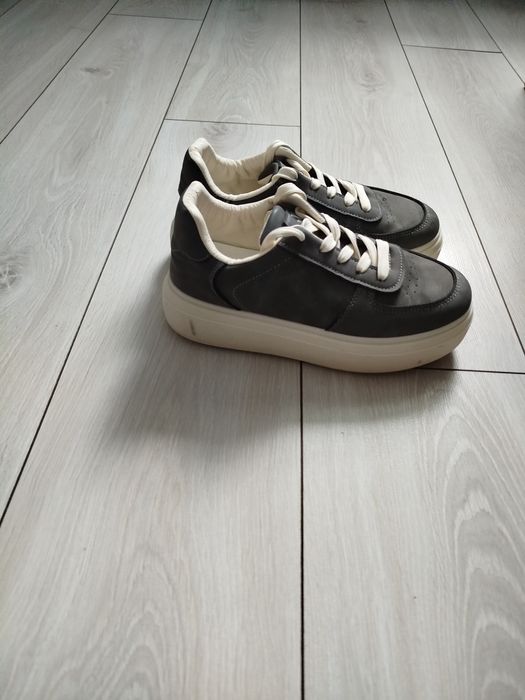 Кросівки 36 розмір