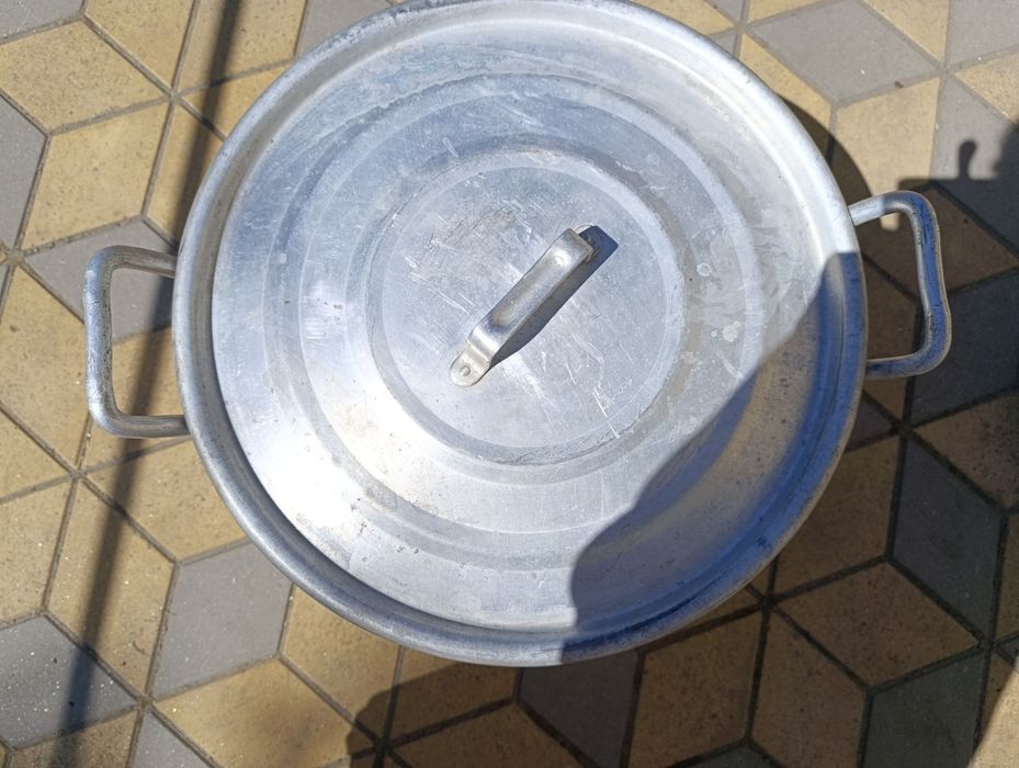 Продам кастрюли разные.у