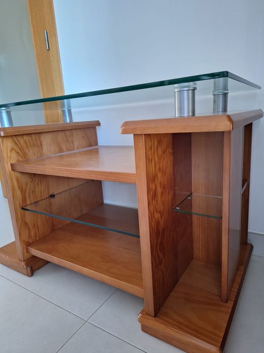 Móvel TV com linhas modernas