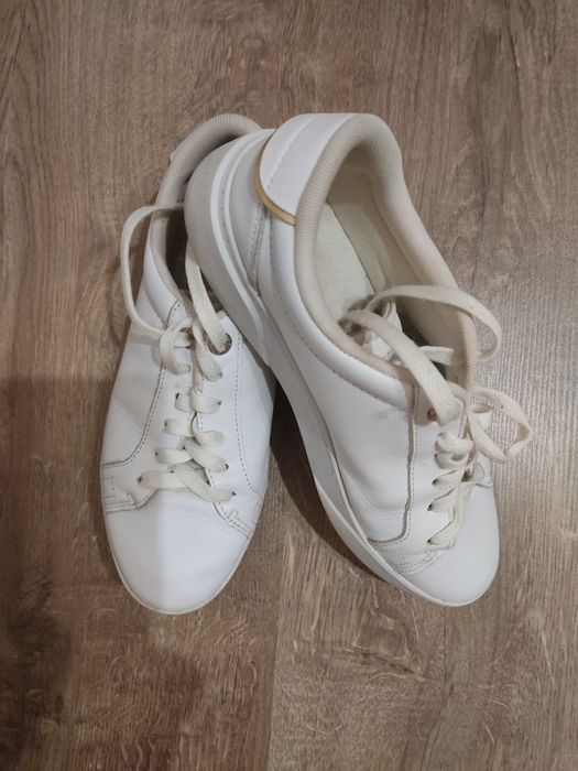 Кросівки, кеди  жіночі