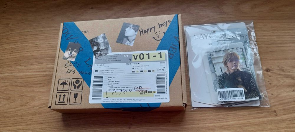 Album V Layover plus Weverse Pob