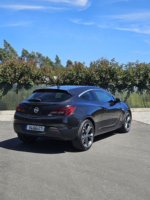 Opel Astra GTC 1.7cc 130cv 180mil km