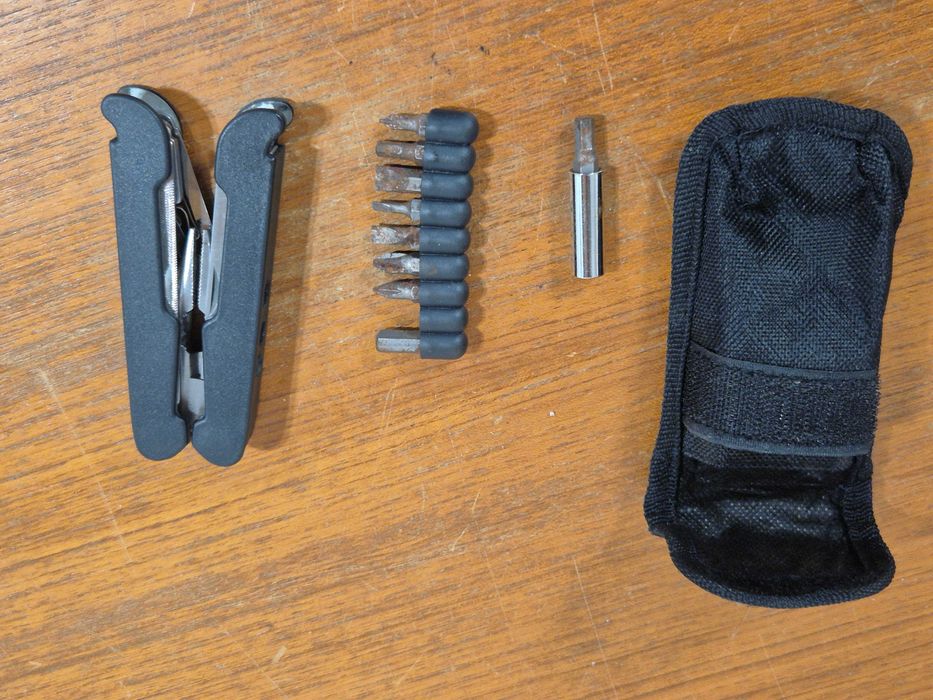 Multitool z etui