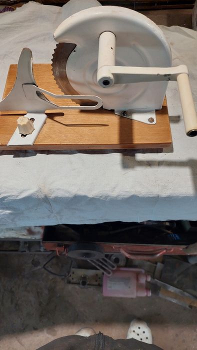 Хлеборезка ручна