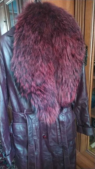 пальто кожаное с песцом и натуральной подкладкой