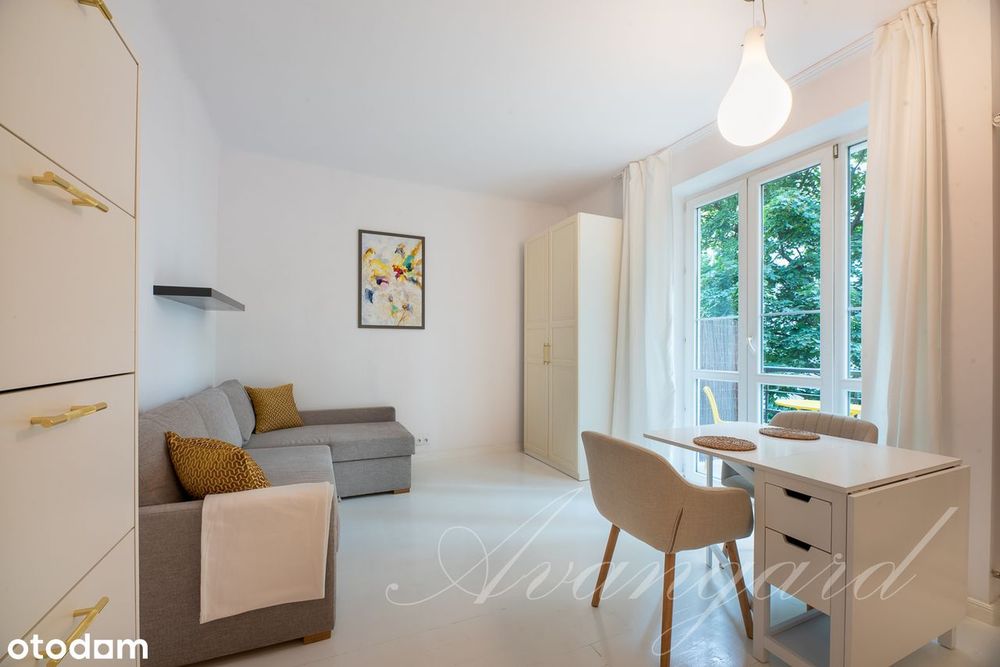Przy Pl. Grunwaldzkim, urocze studio z balkonem.