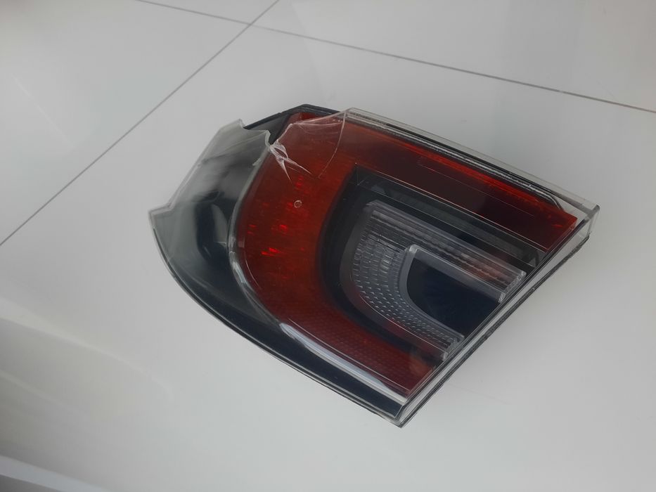 Lampa prawy tył Tesla model S w błotnik Europa