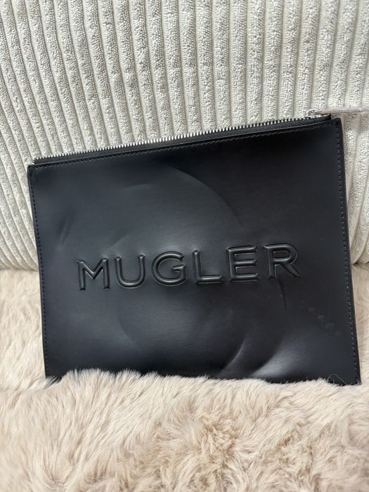 czarna kosmetyczka Mugler