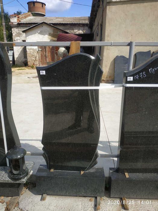 Вироби з граніту стели на пам'ятники