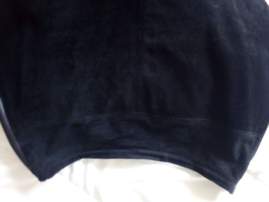 Saia em camurça preta