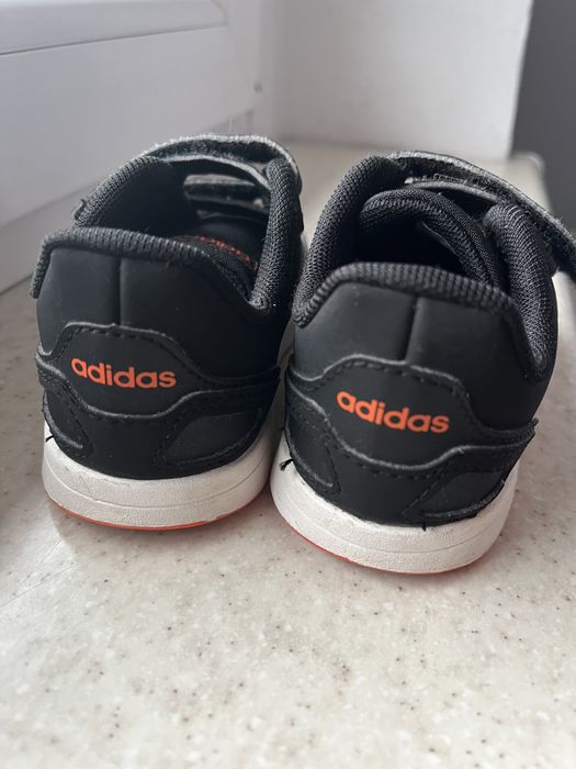 Buty chłopięce Adidas, rozmiar 24