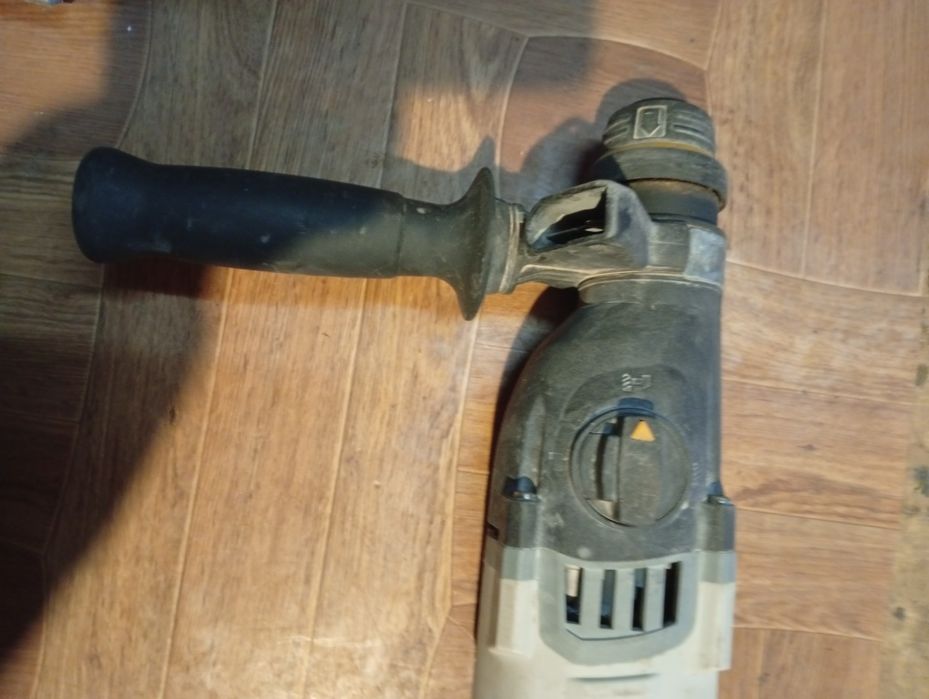 Продам акумуляторний перфоратор Елпром ЕПА-28