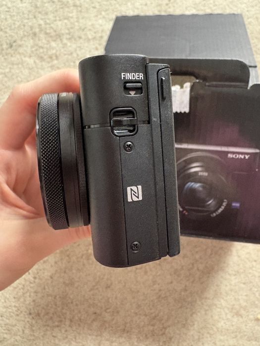 Aparat Sony RX100 V -