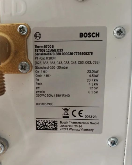 Esquentador Automático Bosch 
Este esquentador nunca foi usado, nem foi instalado.