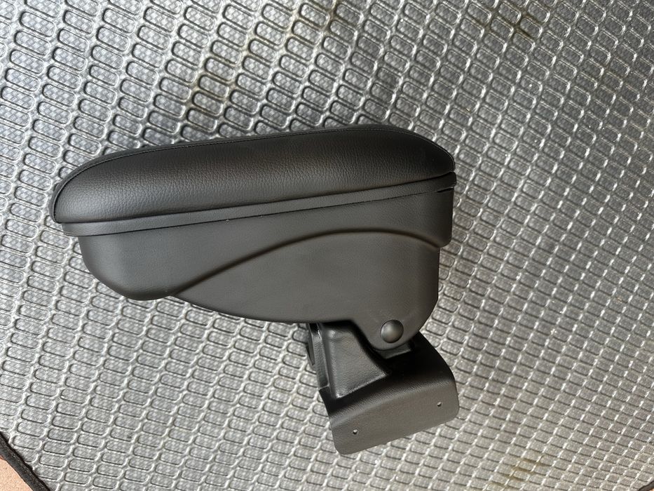 Подлокотник Armcik S1 со сдвижной кришкой для Audi A3 8P 2003-2012