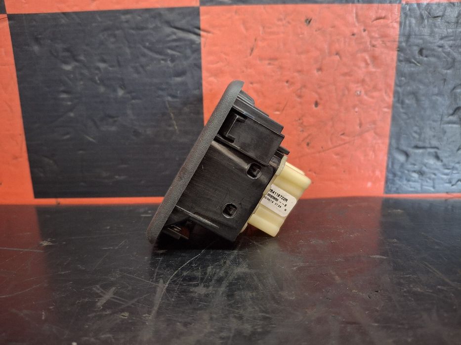 Comando / botão / interruptor vidros frente esquerdo FIAT Talento Chas