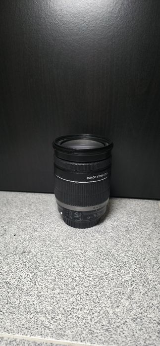 Canon EF-S 18-200mm f/3.5-5.6 IS